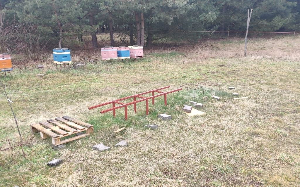 Skradziono ule w pozarowie gorniccy